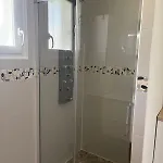 Avec Douche-wc, Terrasse Privative Et Piscine Partagee شقة *