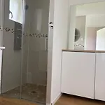 Avec Douche-wc, Terrasse Privative Et Piscine Partagee דירה
