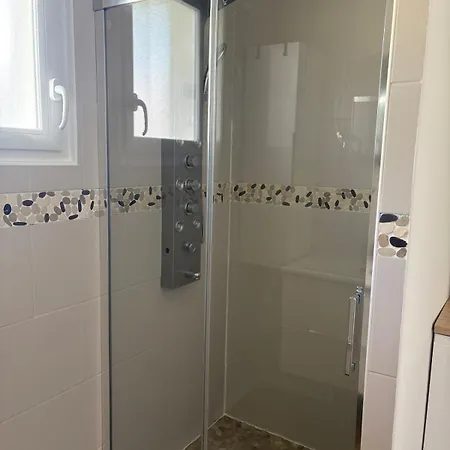 Suite Independante Avec Piscine Proche Ocean Lägenhet *