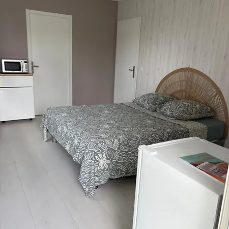 Lejlighed Avec Douche-wc, Terrasse Privative Et Piscine Partagee *