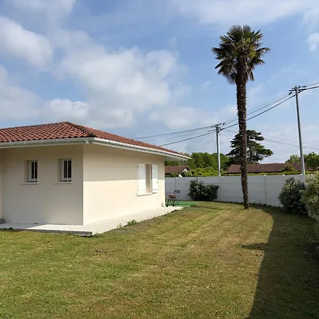 Avec Douche-wc, Terrasse Privative Et Piscine Partagee